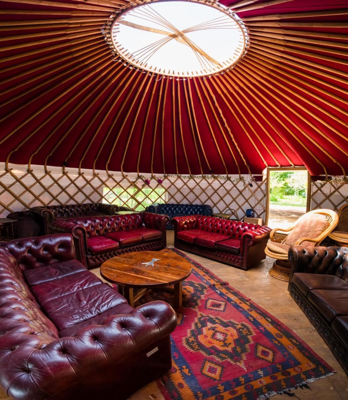 Plush Tents Yurt Village Chichester Luaran gambar