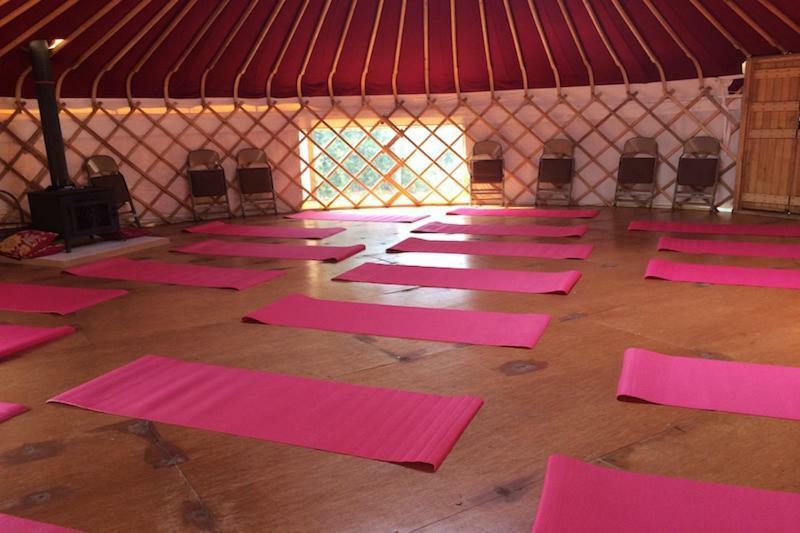 Plush Tents Yurt Village Chichester Luaran gambar