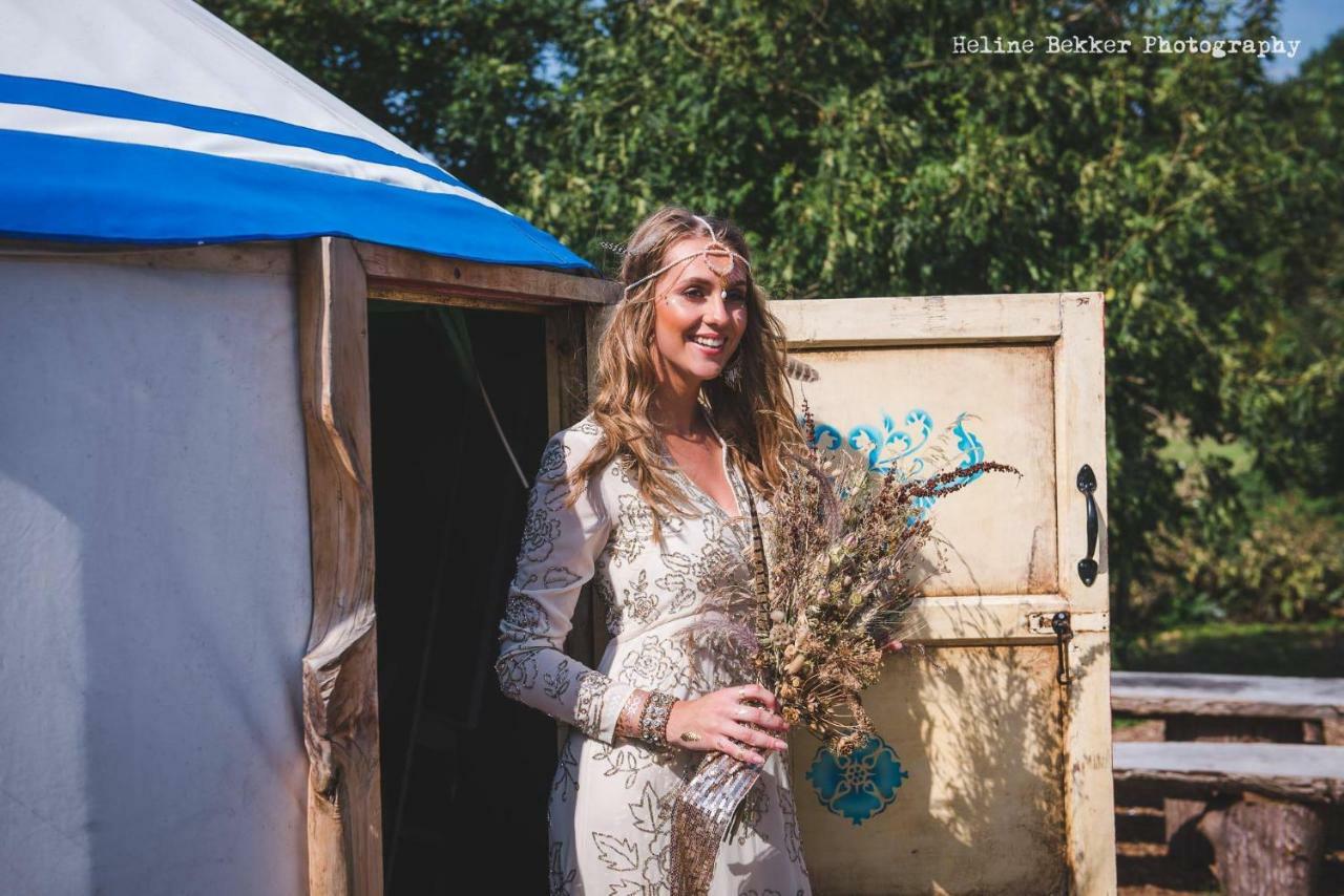 Plush Tents Yurt Village Chichester Luaran gambar