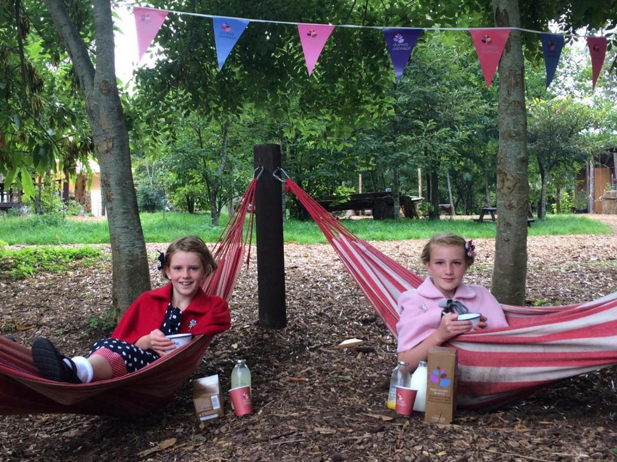 Plush Tents Yurt Village Chichester Luaran gambar